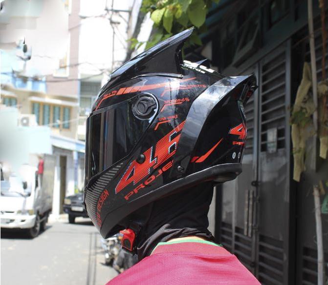 Nón bảo hiểm AGU Tem Đỏ Đen gắn sừng và đuôi gió tặng khăn ninja