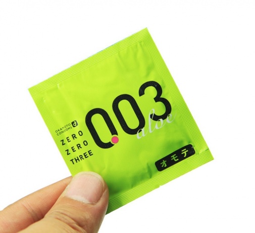 Bao Cao Su Okamoto 0.03 Aloe (Hộp 10 chiếc) - Nhật Bản