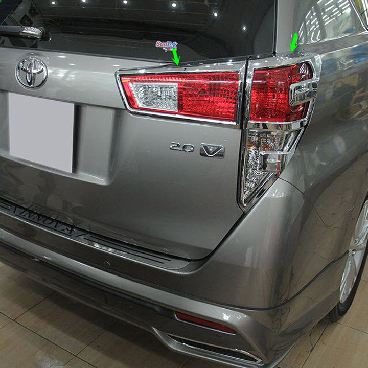 Ốp viền đèn pha hậu Toyota Innova 2017, 2020