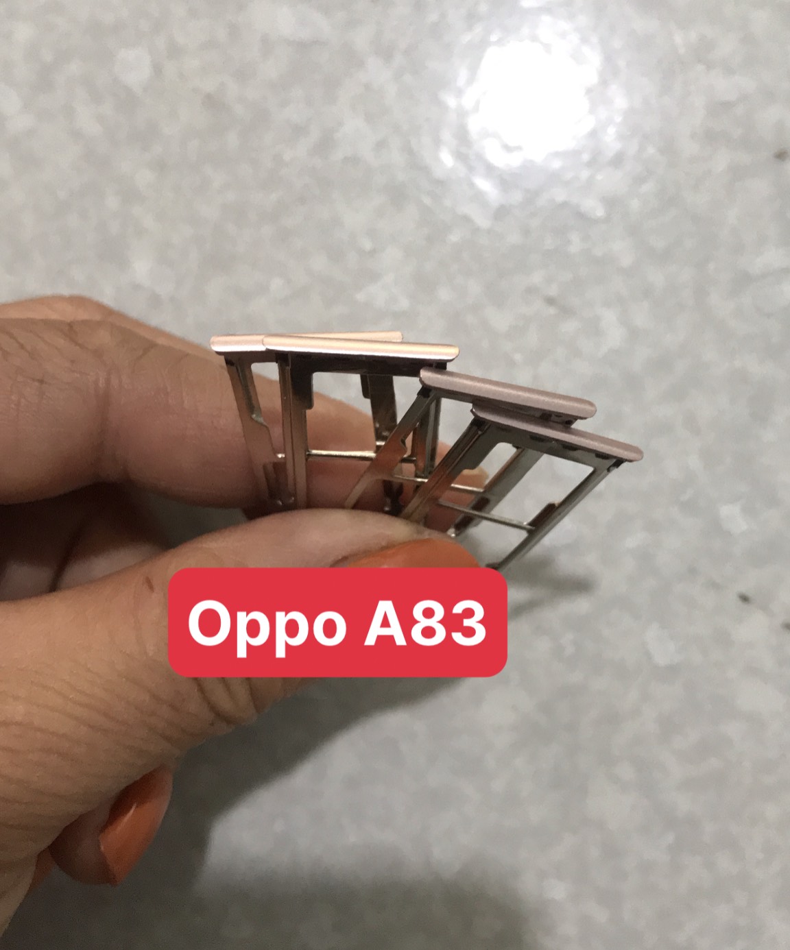 khay sim Oppo A83