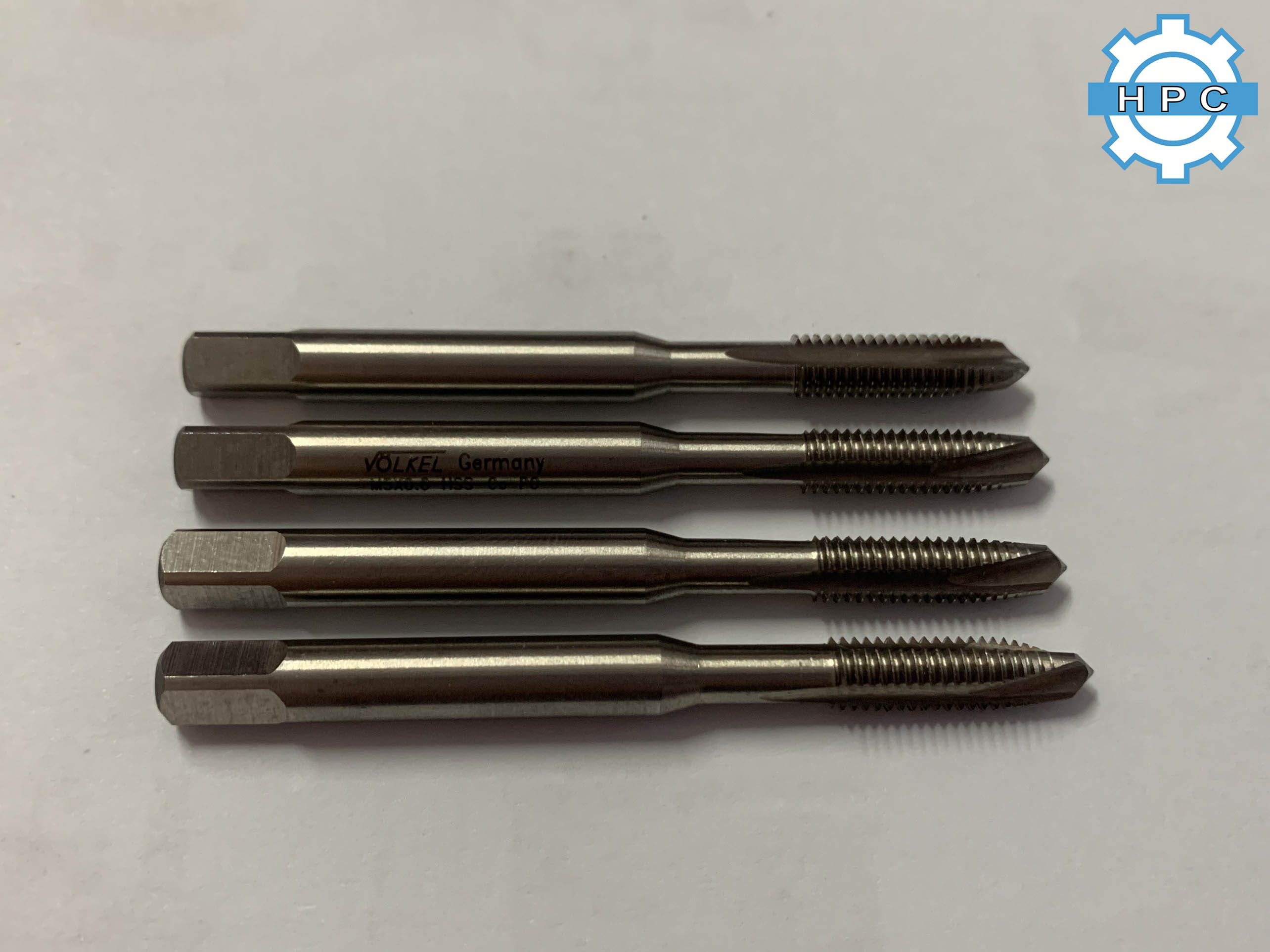 Mũi taro thẳng Volkel 90526 - M 4 x 0.7