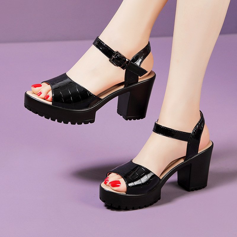 Giày sandal cao gót đế vuông