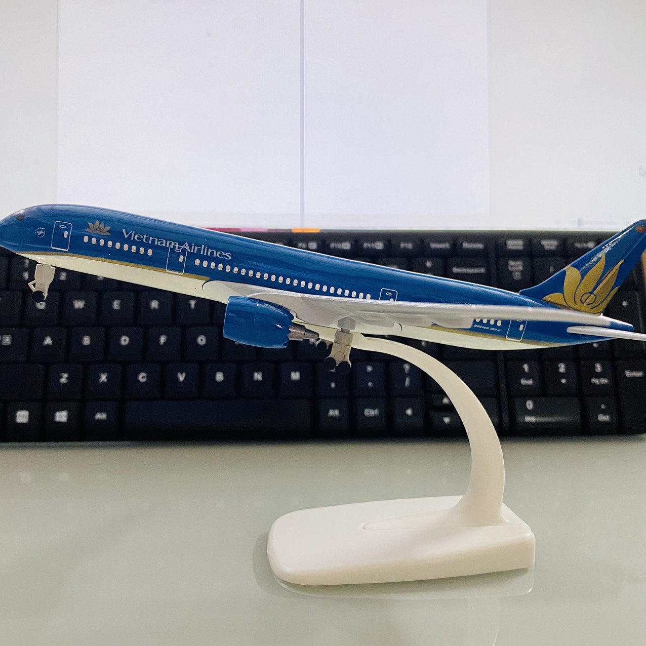 Mô Hình Máy Bay  Tổng Hợp Máy bay mô hình các hãng hàng không đúc Kim Loại  có kèm đế trưng bày  Z Shop  HolCim  Kênh Xây Dựng Và Nội Thất