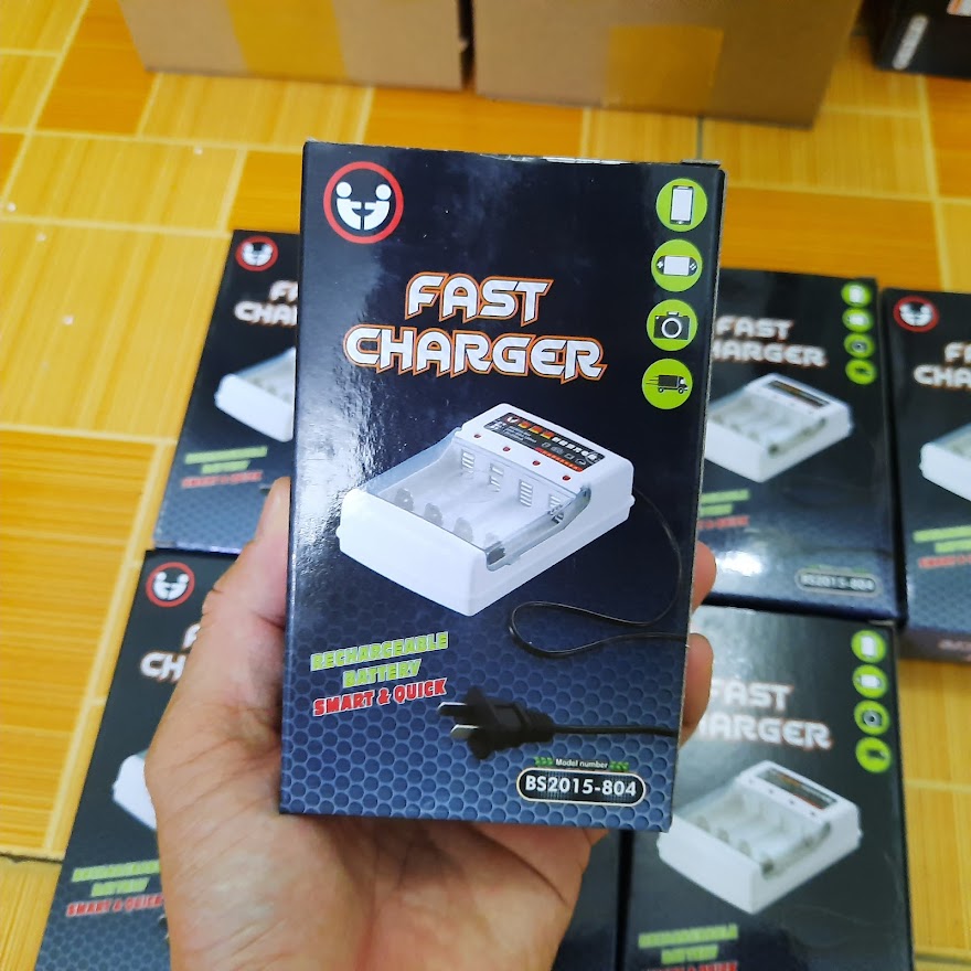Bộ sạc 4 pin AA/AAA 1.2v 250mah (sạc pin con thỏ, pin AAA)