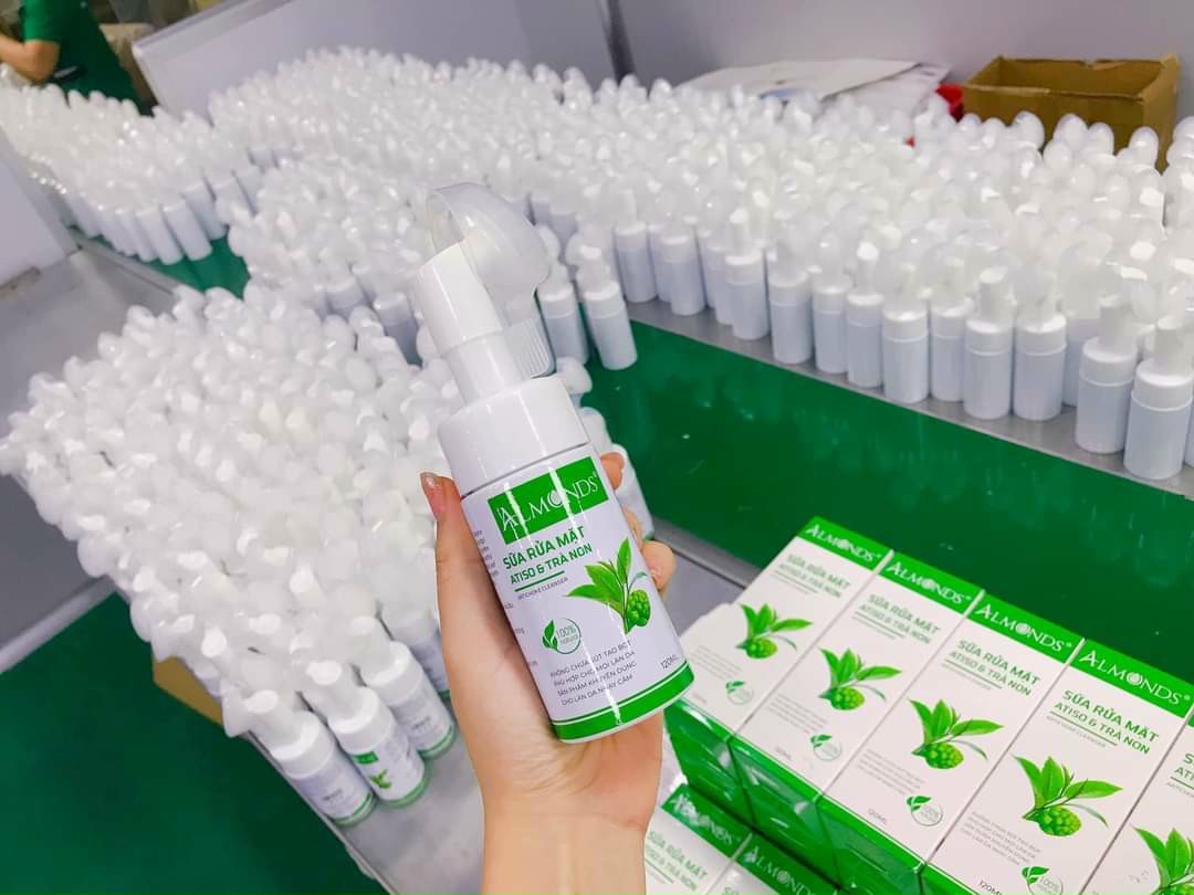 [HCM]Sữa rửa mặt Atiso & trà non ( kèm đầu cọ Silicon)