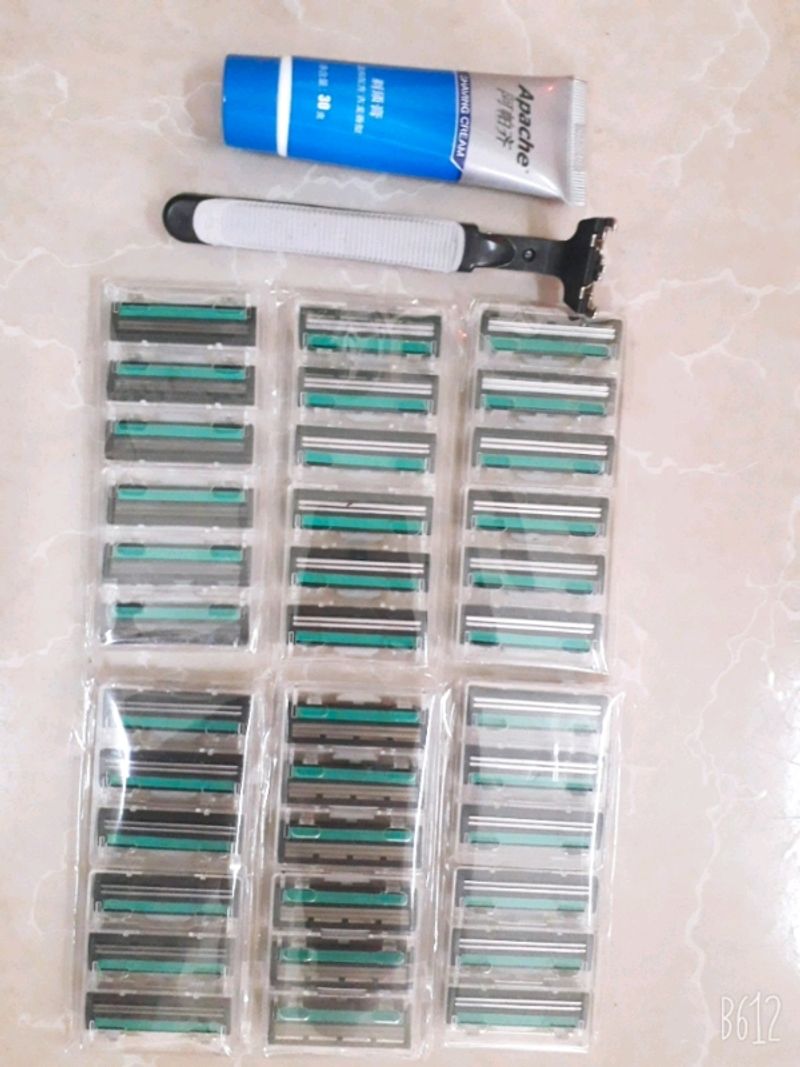 Bộ Dao Cạo Râu 36 Luõi +1 Lọ Kem