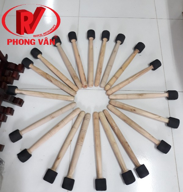 Dùi trống đội cái