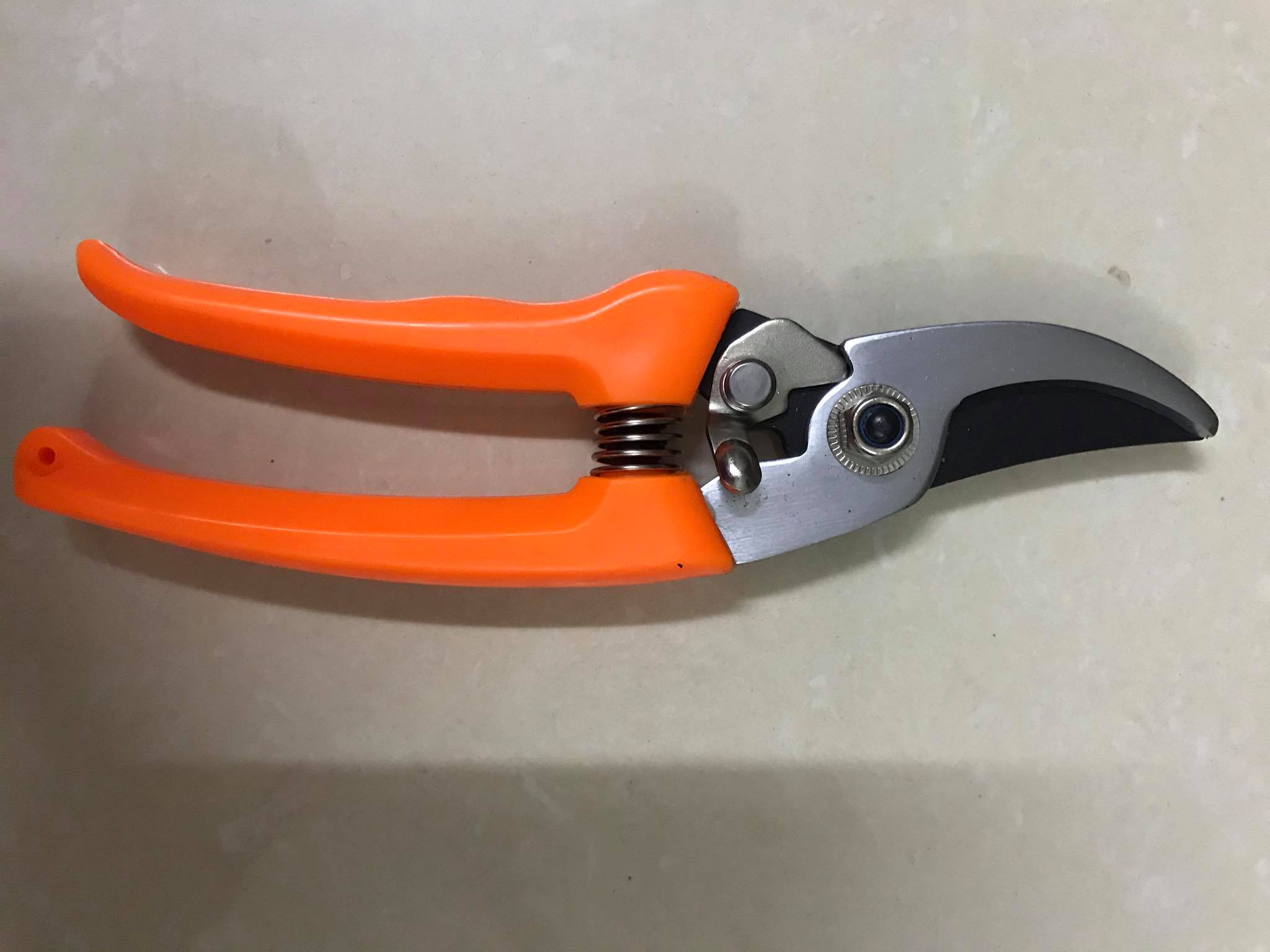 Kéo cắt cành Kapusi lưỡi đen cong K-8639