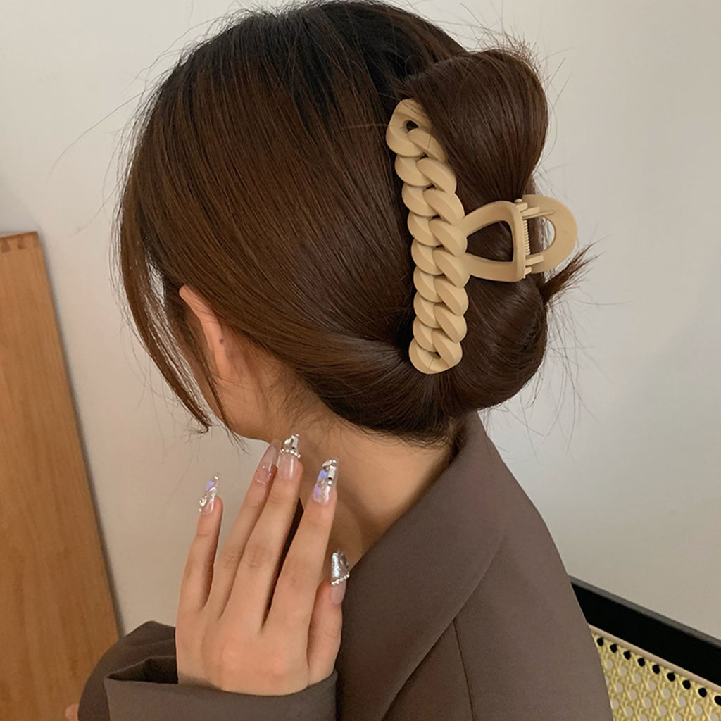 Kẹp tóc xoắn xích phong cách