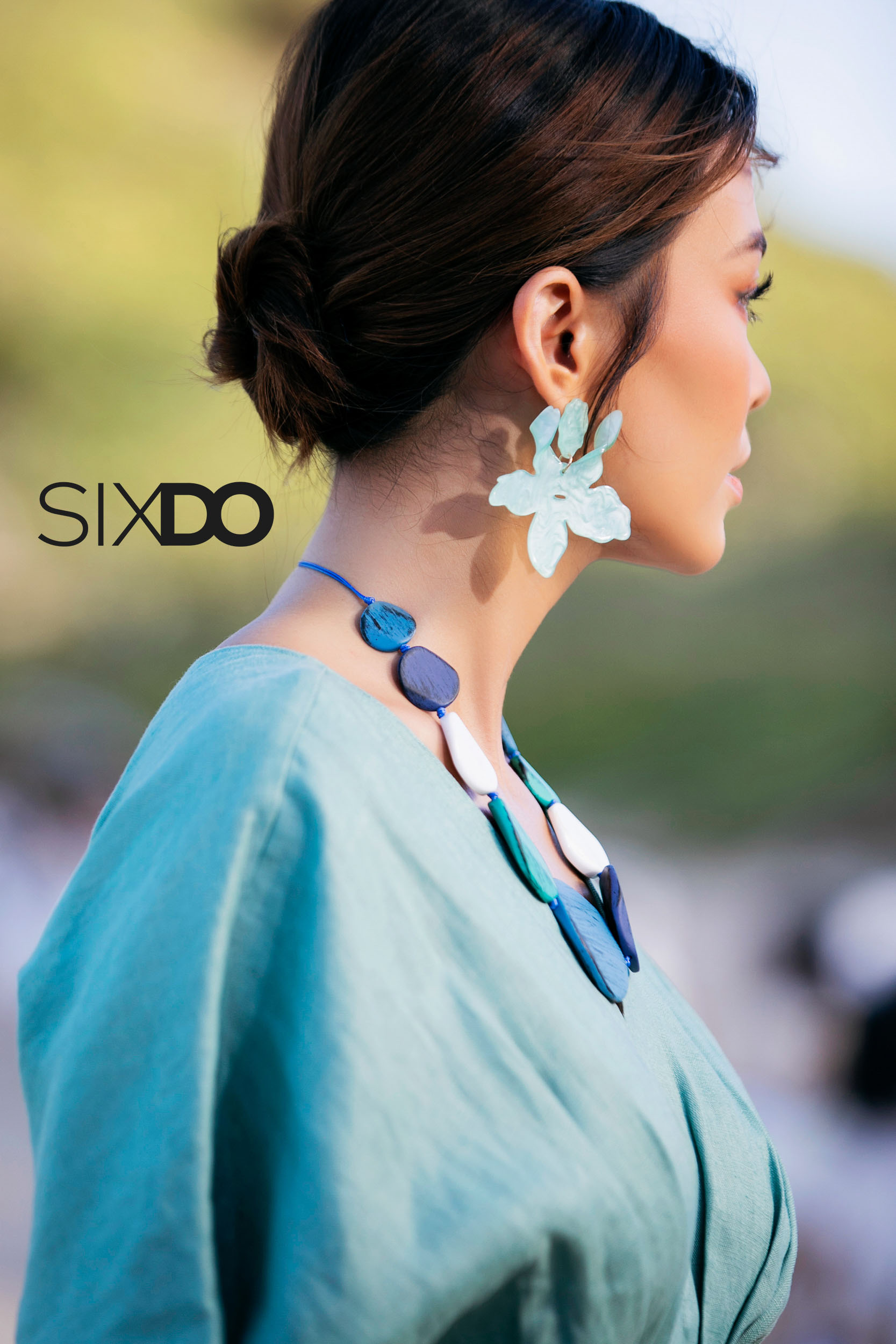 Đầm linen ôm eo cổ V SIXDO (V-neck Midi Linen Dress)