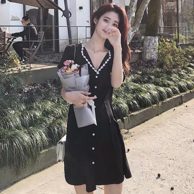 Đầm sm viền ren hoa