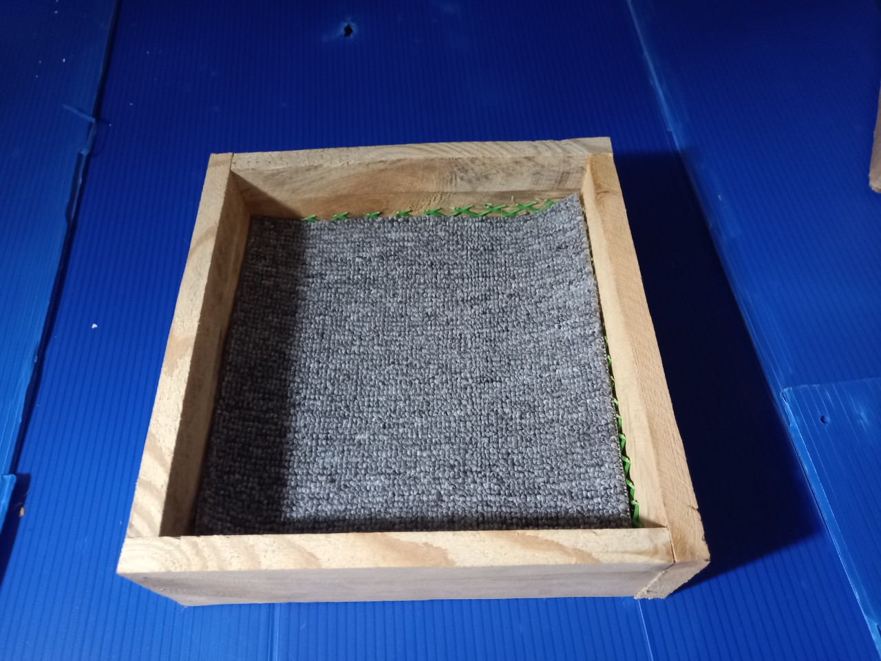 Ổ Đẻ Cho Chim Bồ Câu.