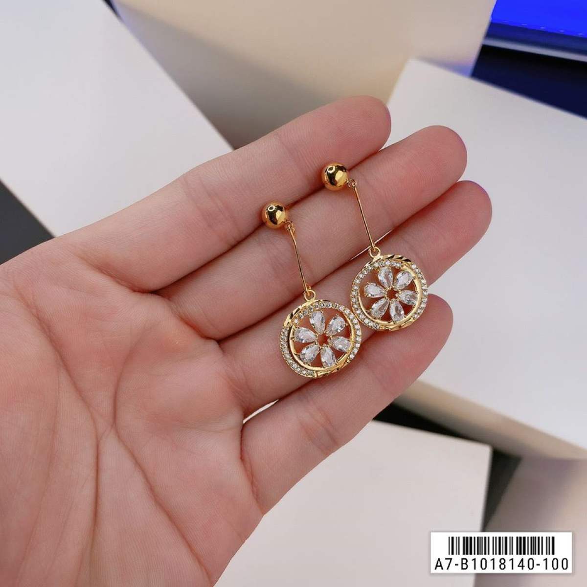 Bông tai nữ mạ Vàng đính Đá ( 01 Đôi) M4 11.12