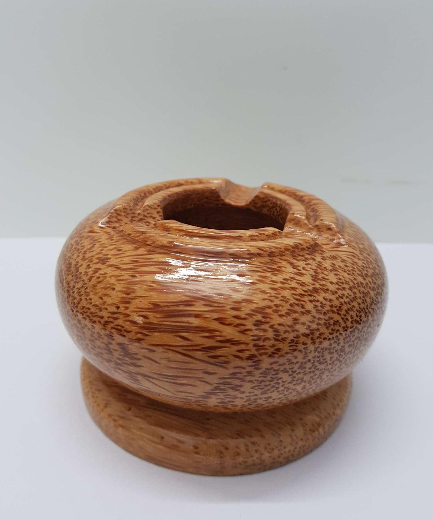 Gạt tàn gỗ dừa