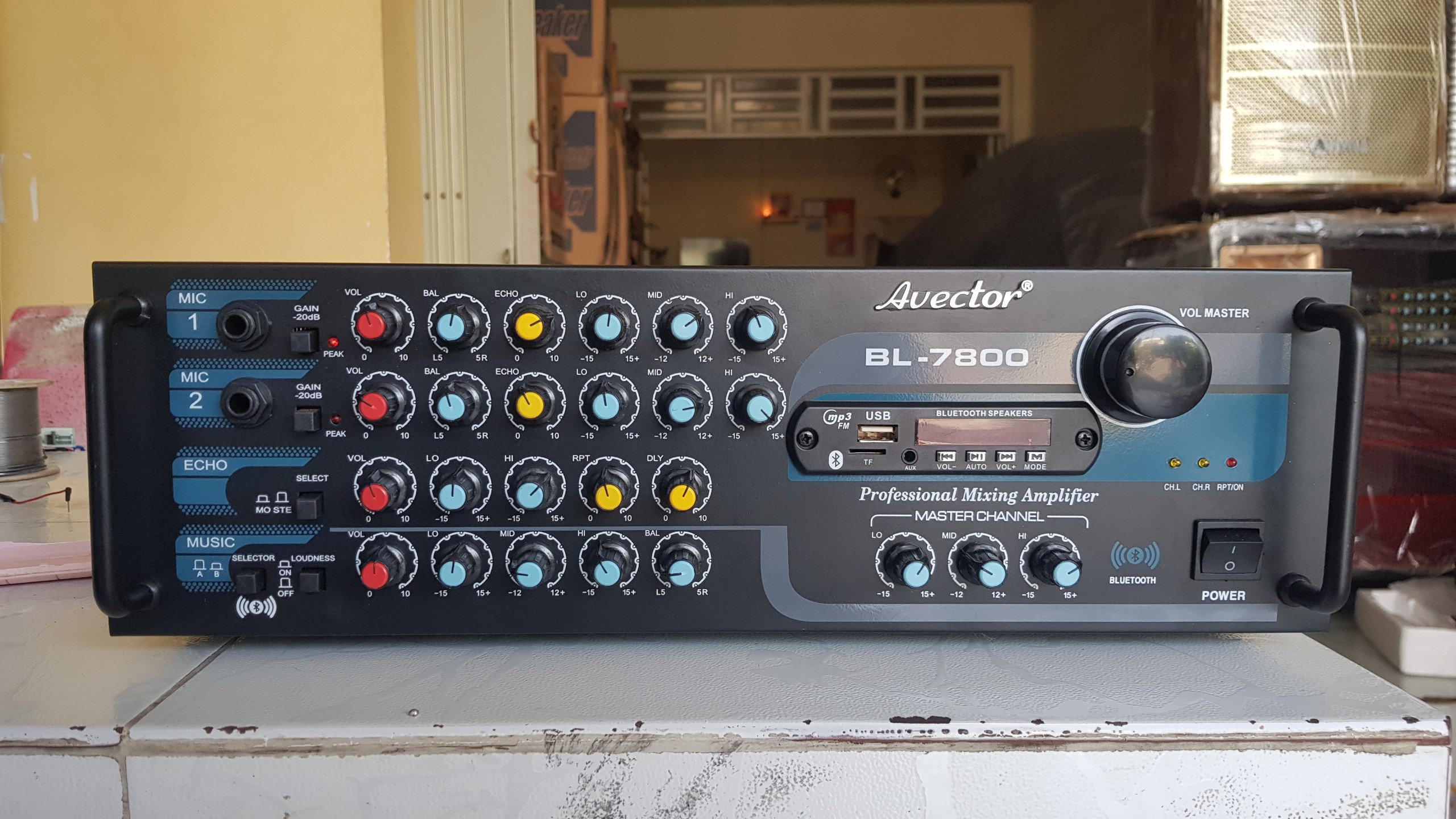 Amply bluetooth karaoke nghe nhạc avecor 7800BL 12 SÒ