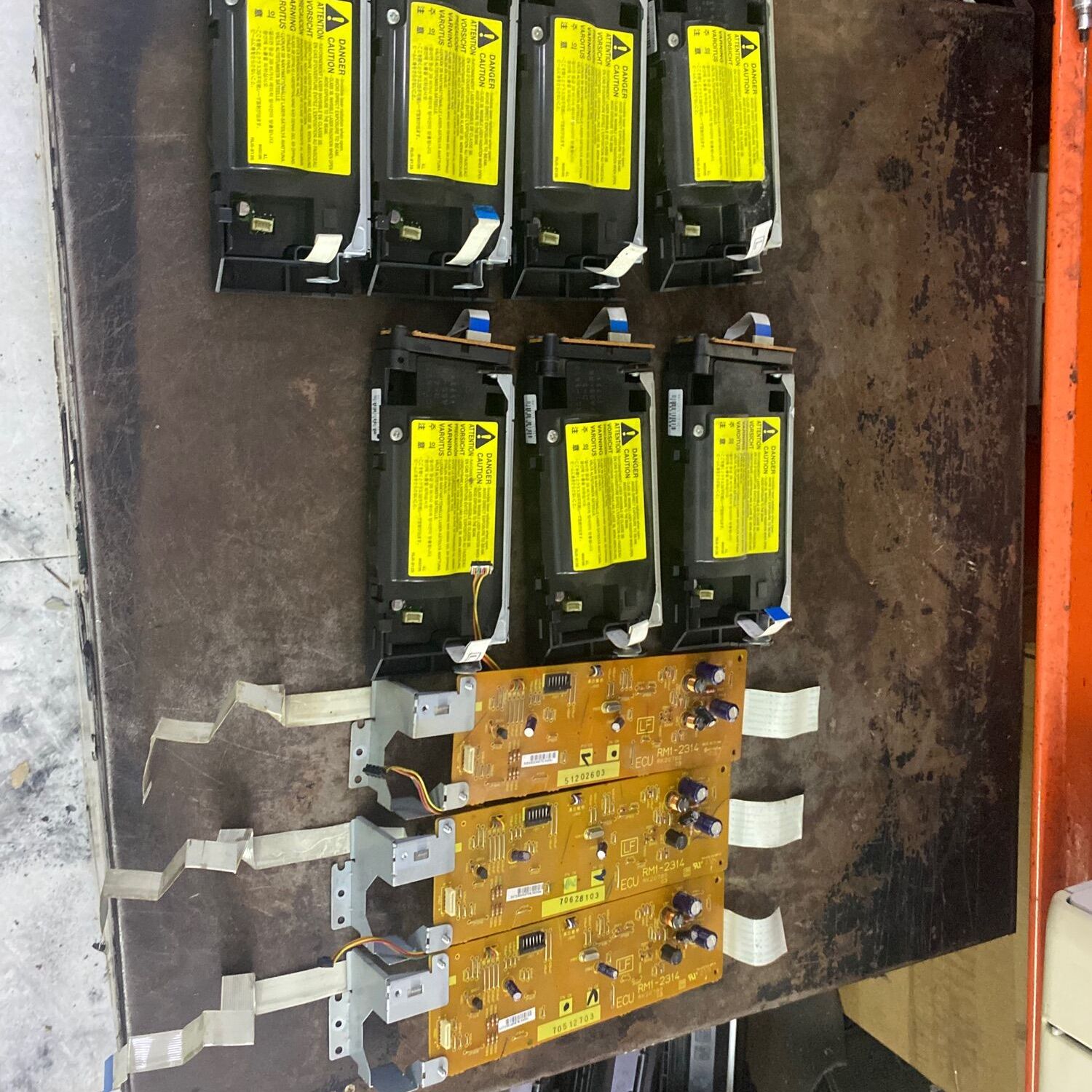 Main ECU Canon 2900 Zin tháo máy có thể gắn cho HP 1020, hàng zin đẹp, linh kiện vi mạch còn sáng, bản in của ecu này vẫn đẹp và nét