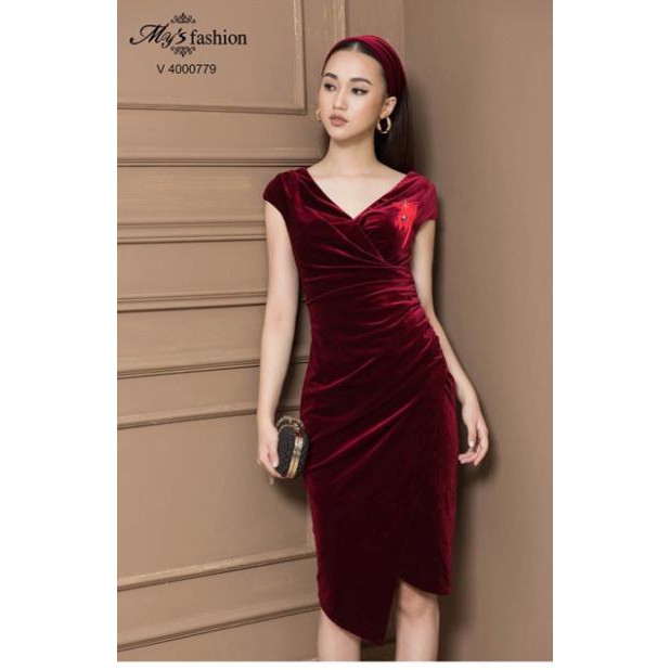 Váy nhung vạt lệch