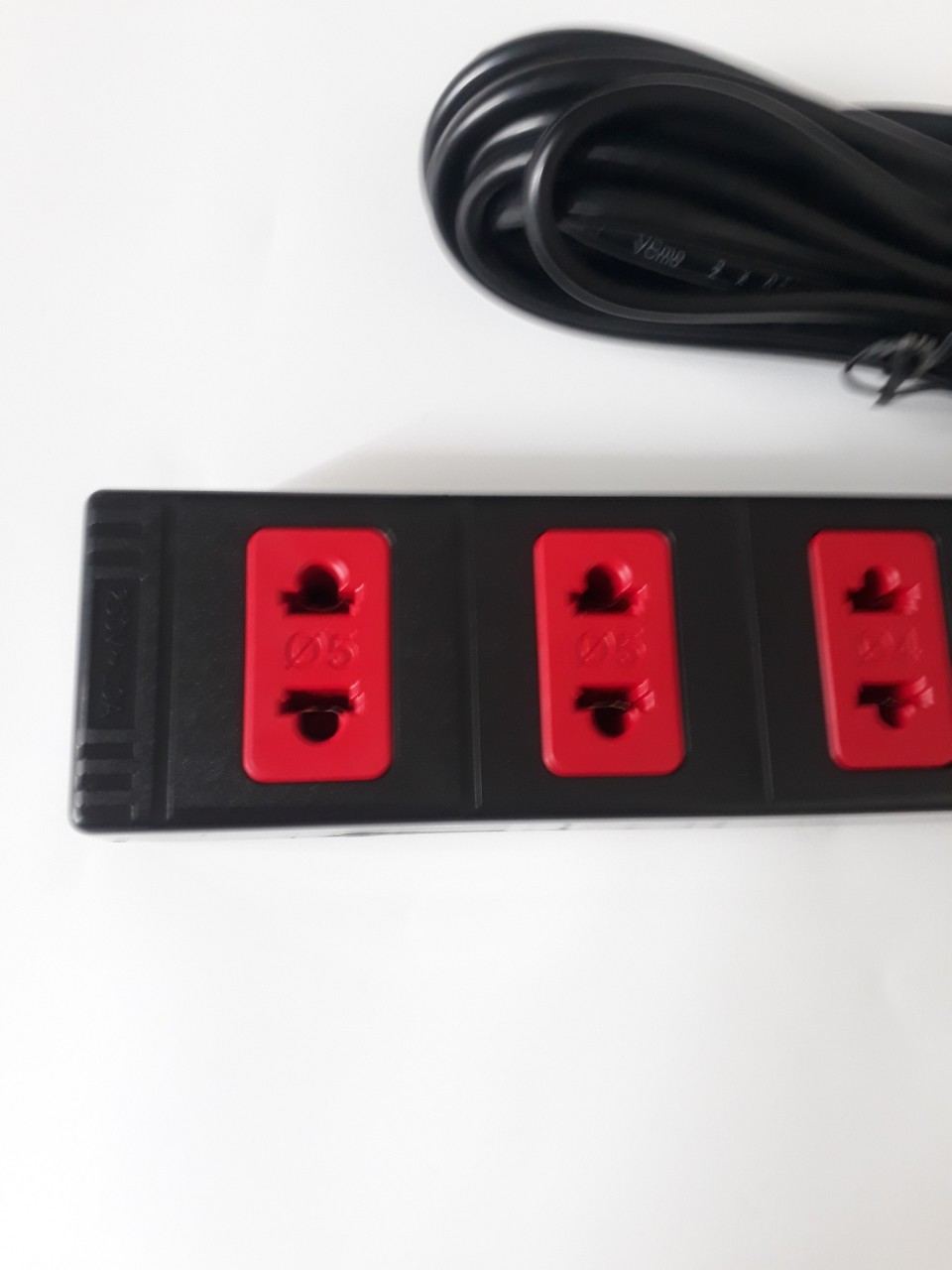 Ổ cắm 4 lỗ dây 2m,5m đen đỏ điện quang