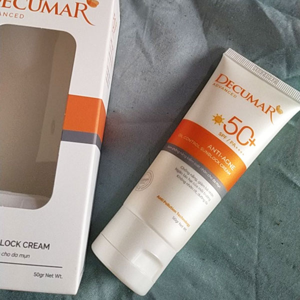 Kem chống nắng Decumar Advanced Sunblock 50g kiểm soát nhờn cho da mụn