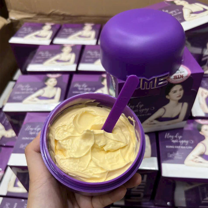 Kem Body Trắng Da UME Ngọc Trinh ( Hộp 200g )