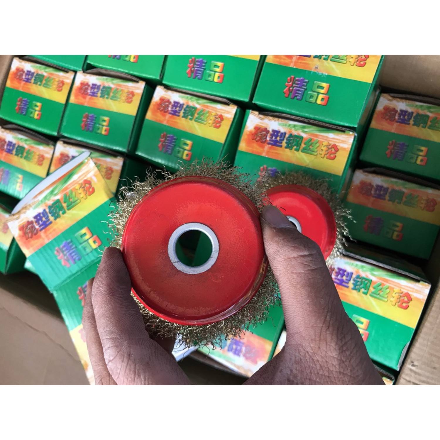 CHÉN CƯỚC VÀNG ĐÁNH RỈ SÉT