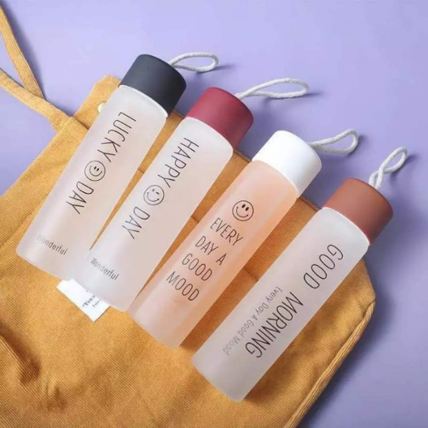 Bình nước thủy tinh lucky day 350ml có dây xách tiện lợi