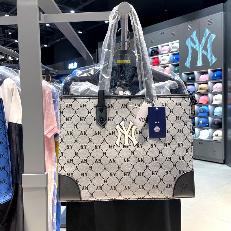 Túi kẹp nách mlb siêu hot size 39cm mr