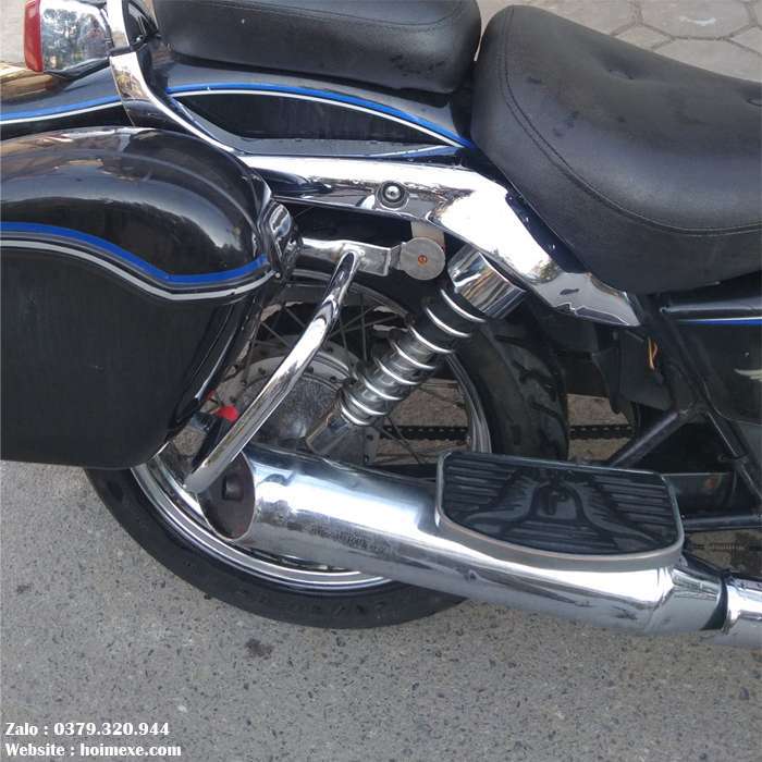 Cặp gác chân sau suzuki gz125