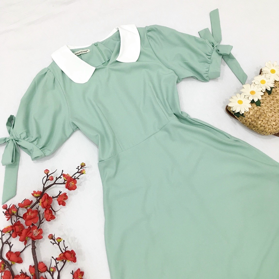 Đầm mint phối cổ trắng
