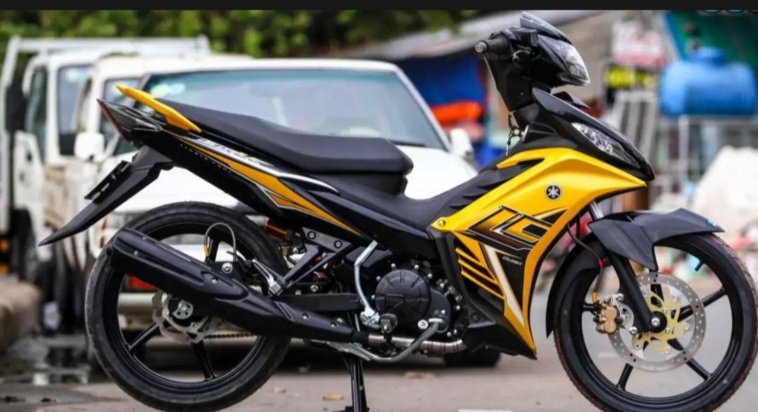 Tem exciter 135 LC vàng đen cao cấp
