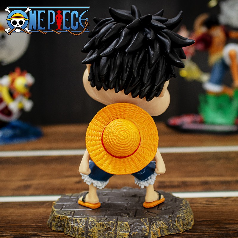 mô hình luffy bị đánh sưng mặt