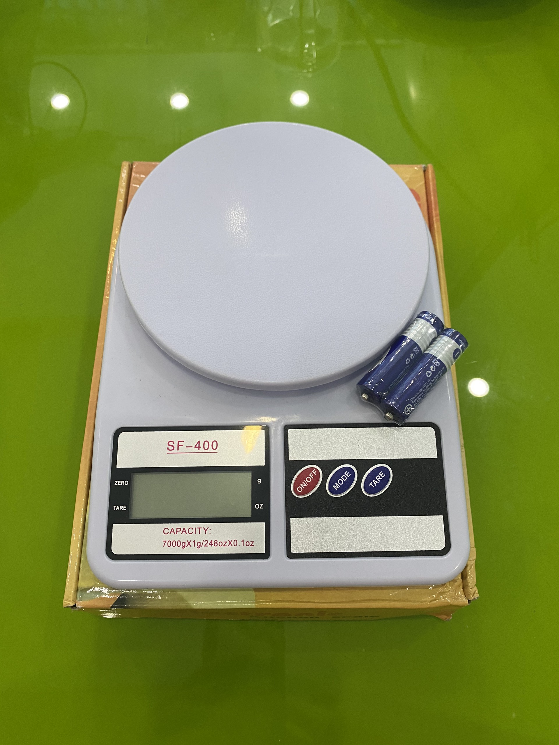 Cân điện tử mini SF-400 kèm pin (7KG)