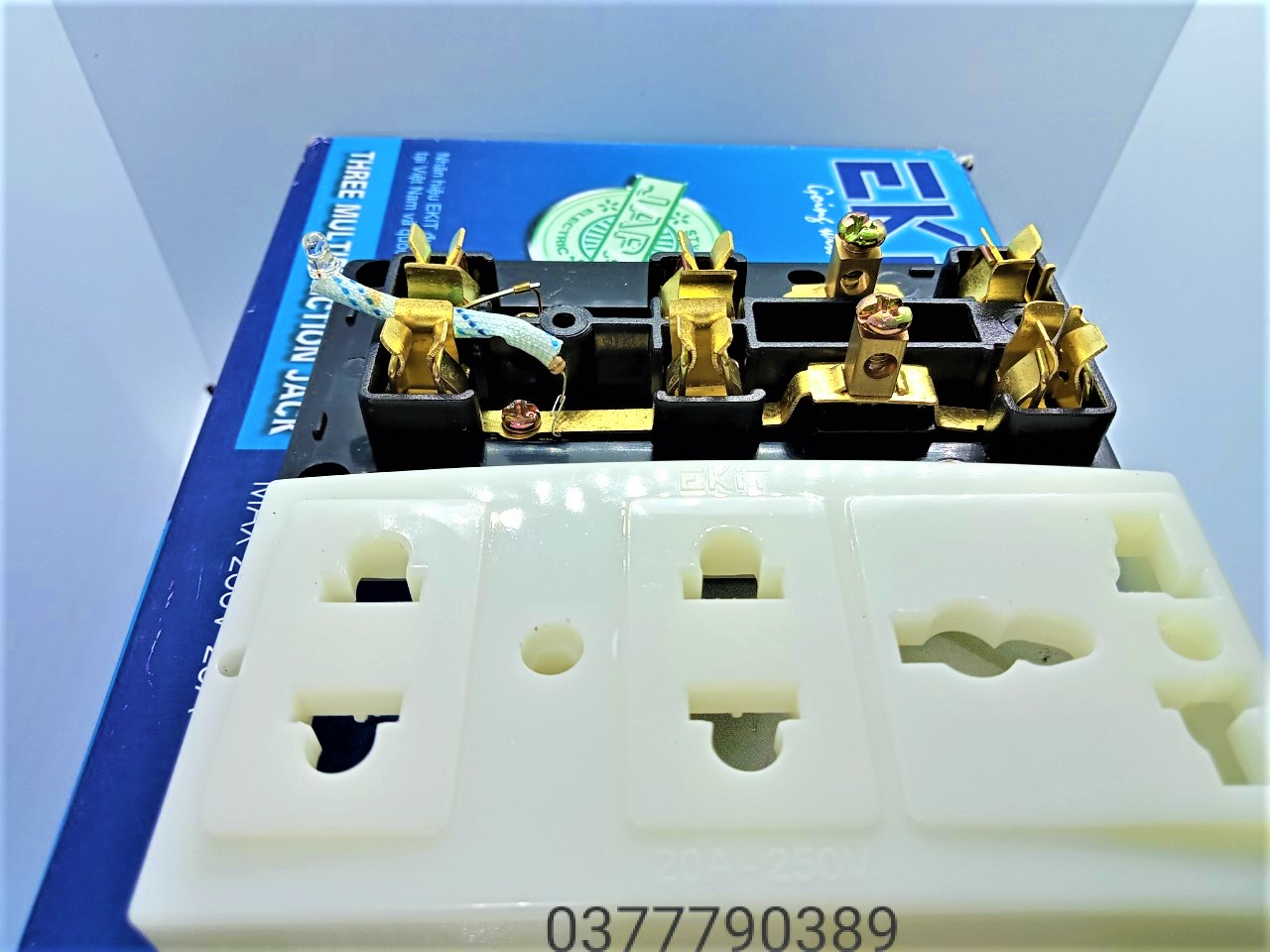 [HCM]ổ cắm 3 lỗ đa năng EKIT