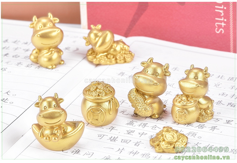 Tượng trâu vàng phong thủy tài lộc may mắn trang trí tiểu cảnh để bàn làm việc