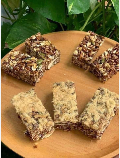 Thanh gạo lức heo healthy mix hạt trà bông