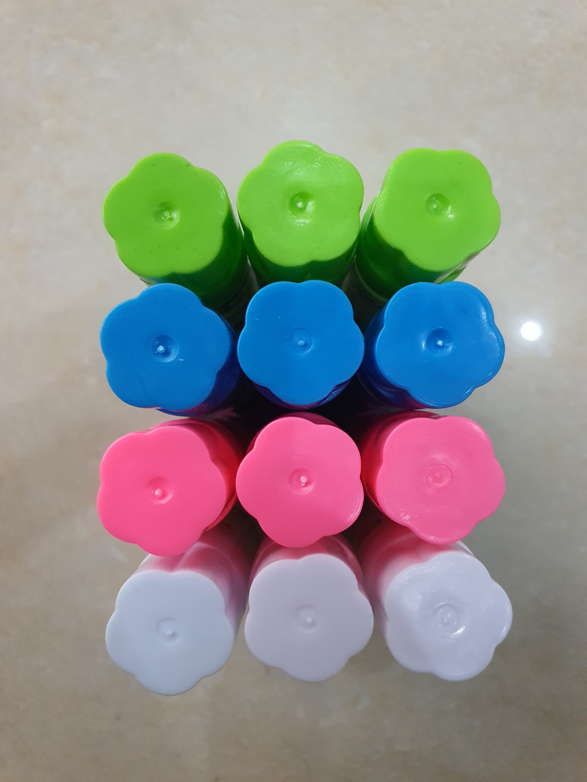 Hồ Khô Keo Dán Giấy Gstar Hộp 12 Thỏi