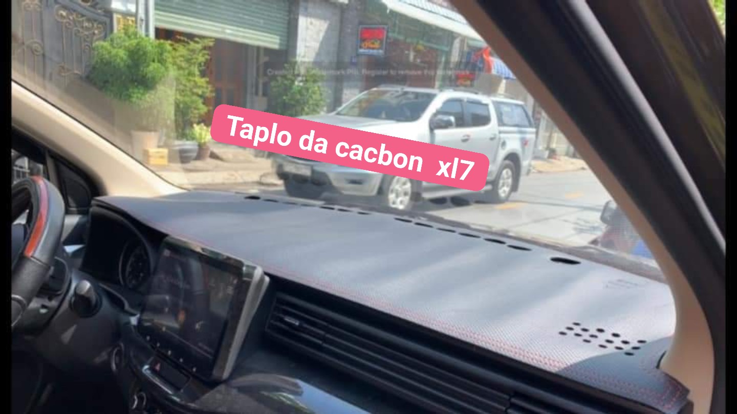 Thảm taplo da cacbon XL7- Taplo vân cacbon cho xe Suzuki XL7