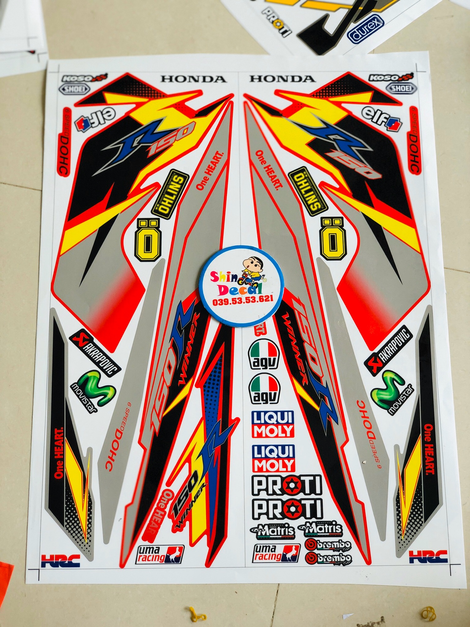Tem rời winner chữ R dán xe đỏ