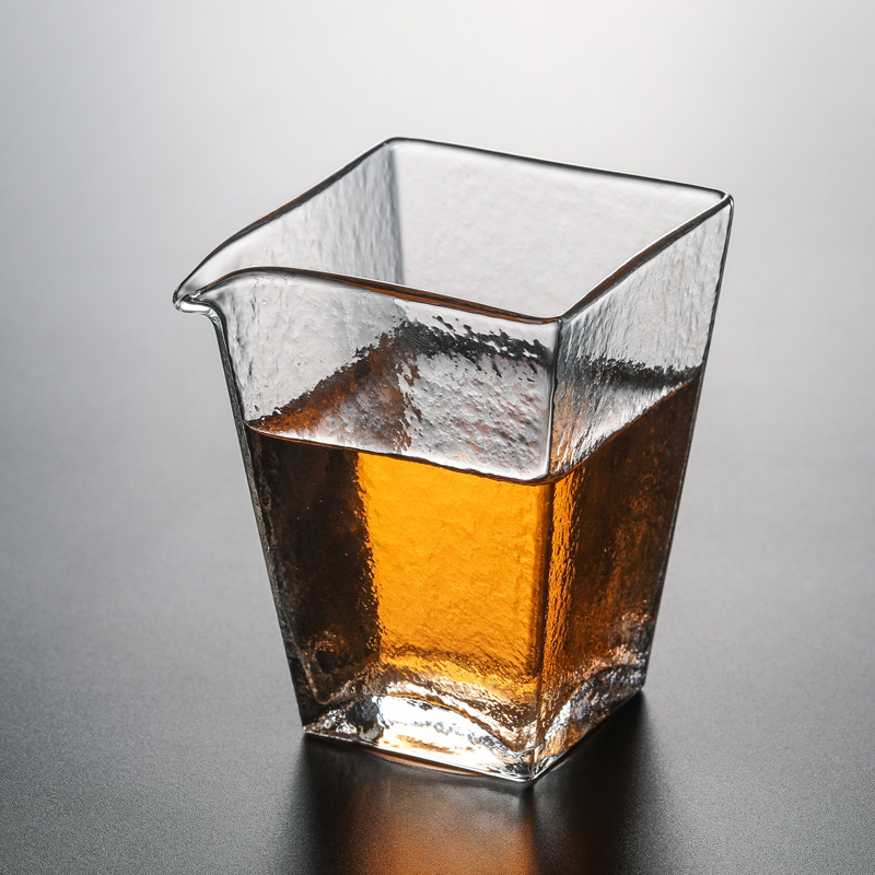 Tống chuyên trà bằng thủy tinh chịu nhiệt Borosilicate cao cấp
