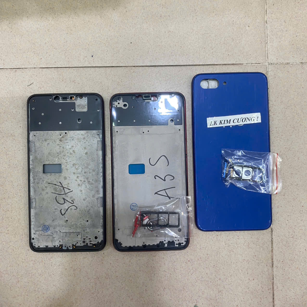 Bộ vỏ oppo a3s 16g (chọc sim trên)
