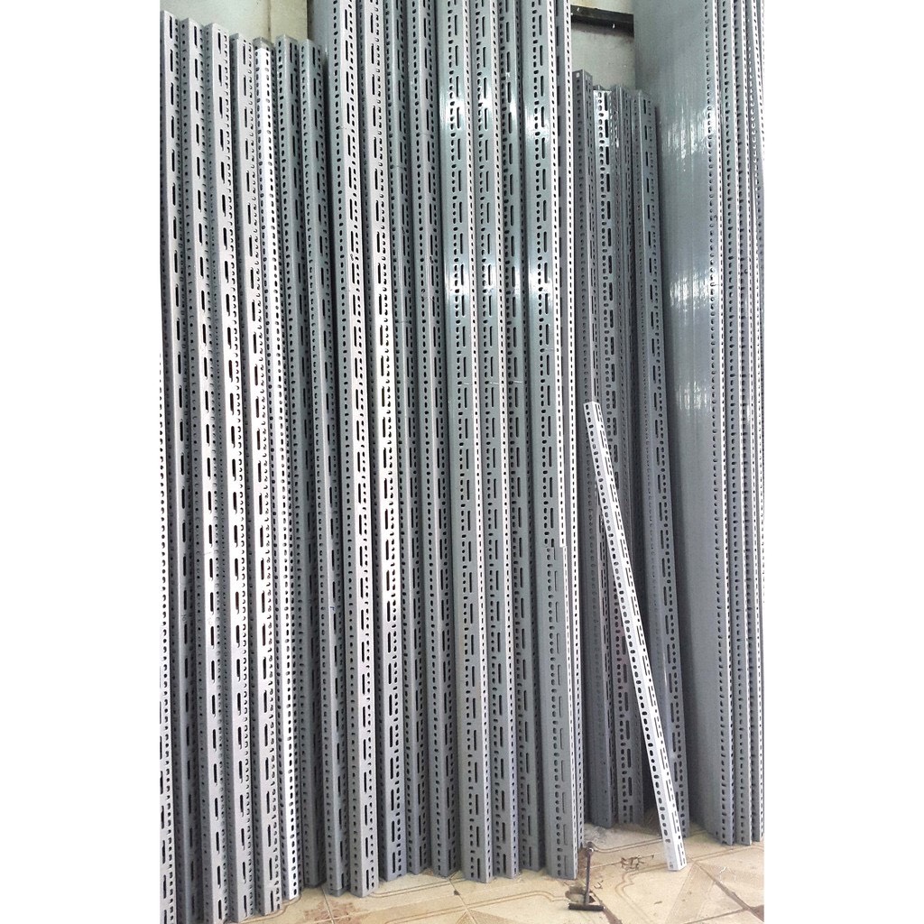 Thanh sắt v lắp kệ sắt v lỗ đa năng: Dài 1m2, lắp kệ trồng rau, trồng cây