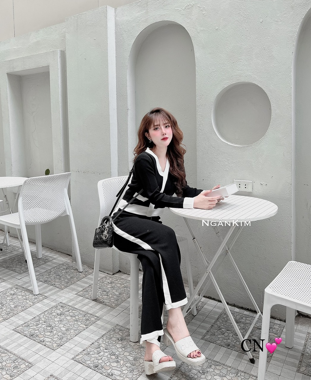 Set bộ len trơn viền cổ V 2 khuy
