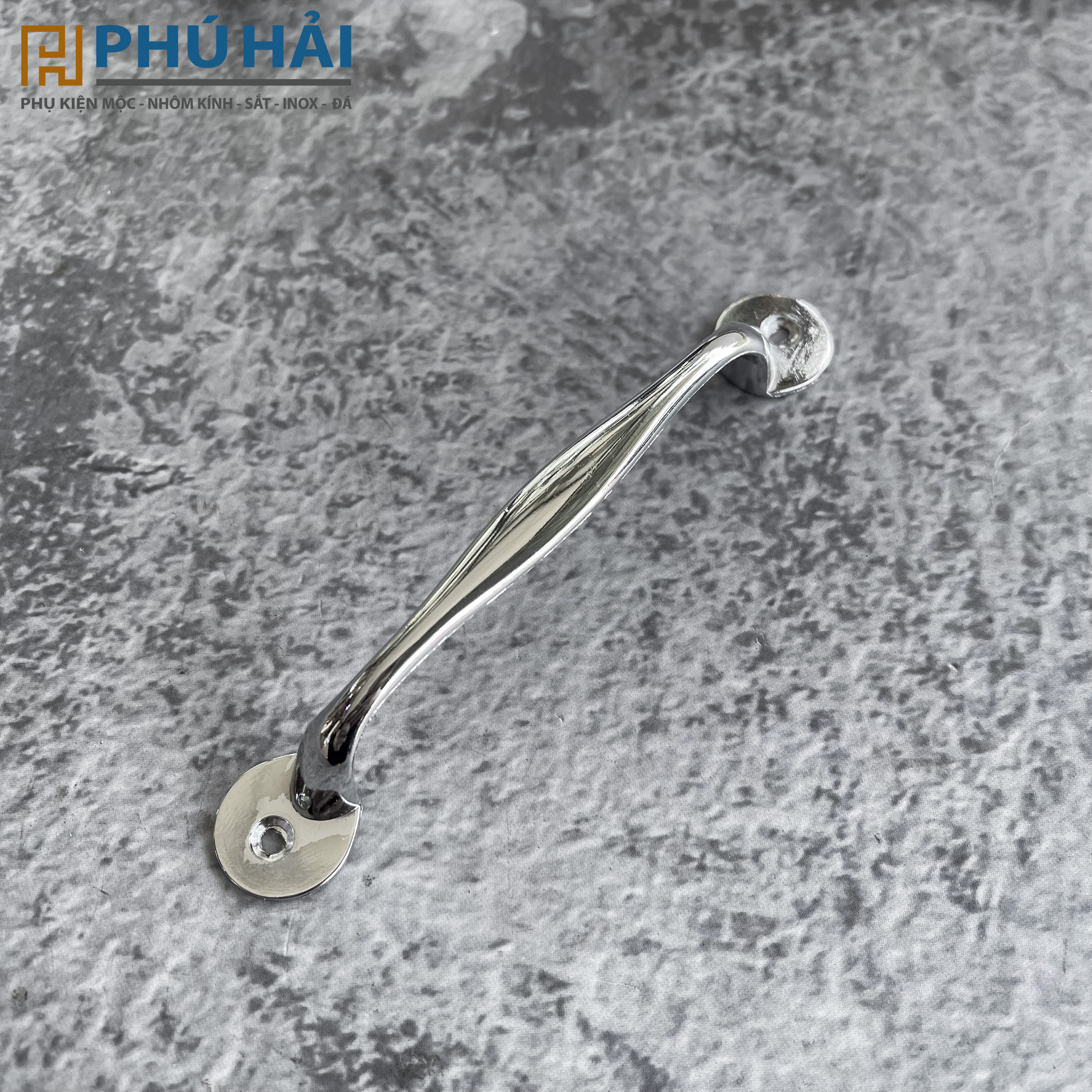Tay nắm tủ cửa nhôm 96mm