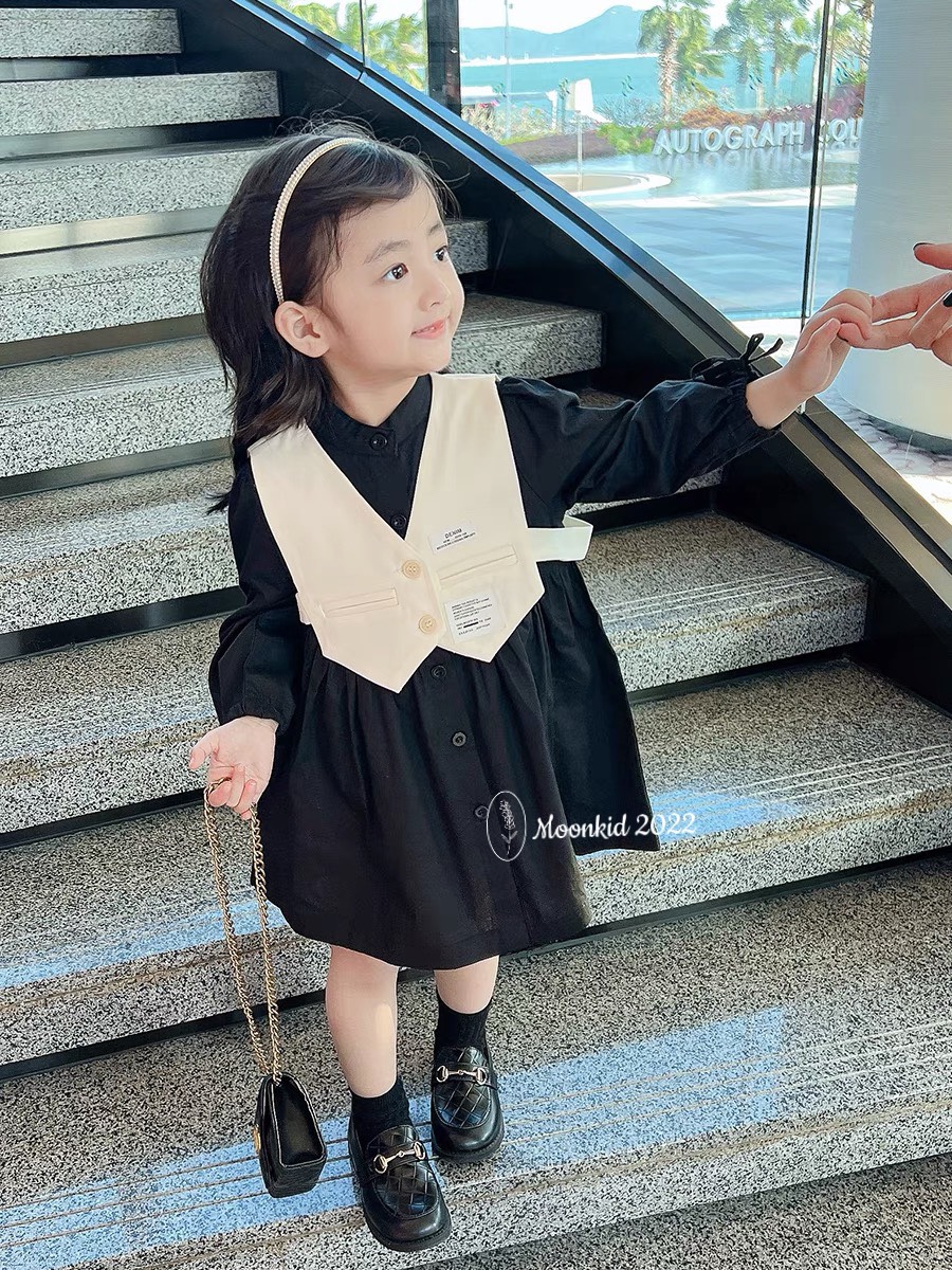 Váy bé gái Babydoll dài tay buộc nơ kèm áo gile 2 mầu Đen và Trắng XHN1052