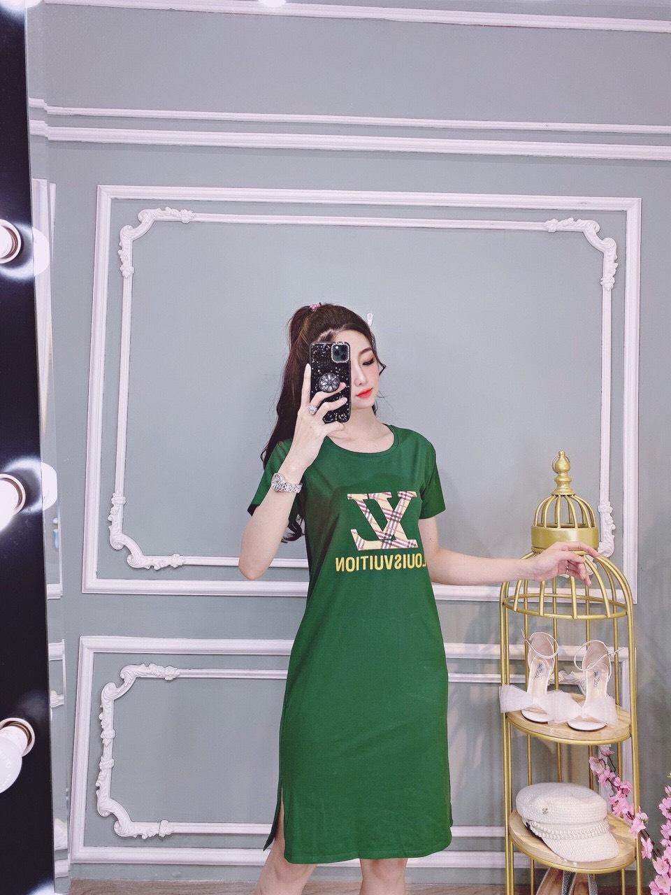 Đầm thun nữ dang dài in chữ LV