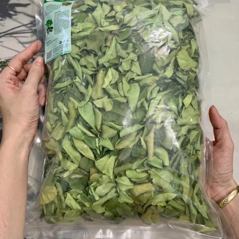 Lá Chúc sấy lạnh (Lá chanh thái thơm)