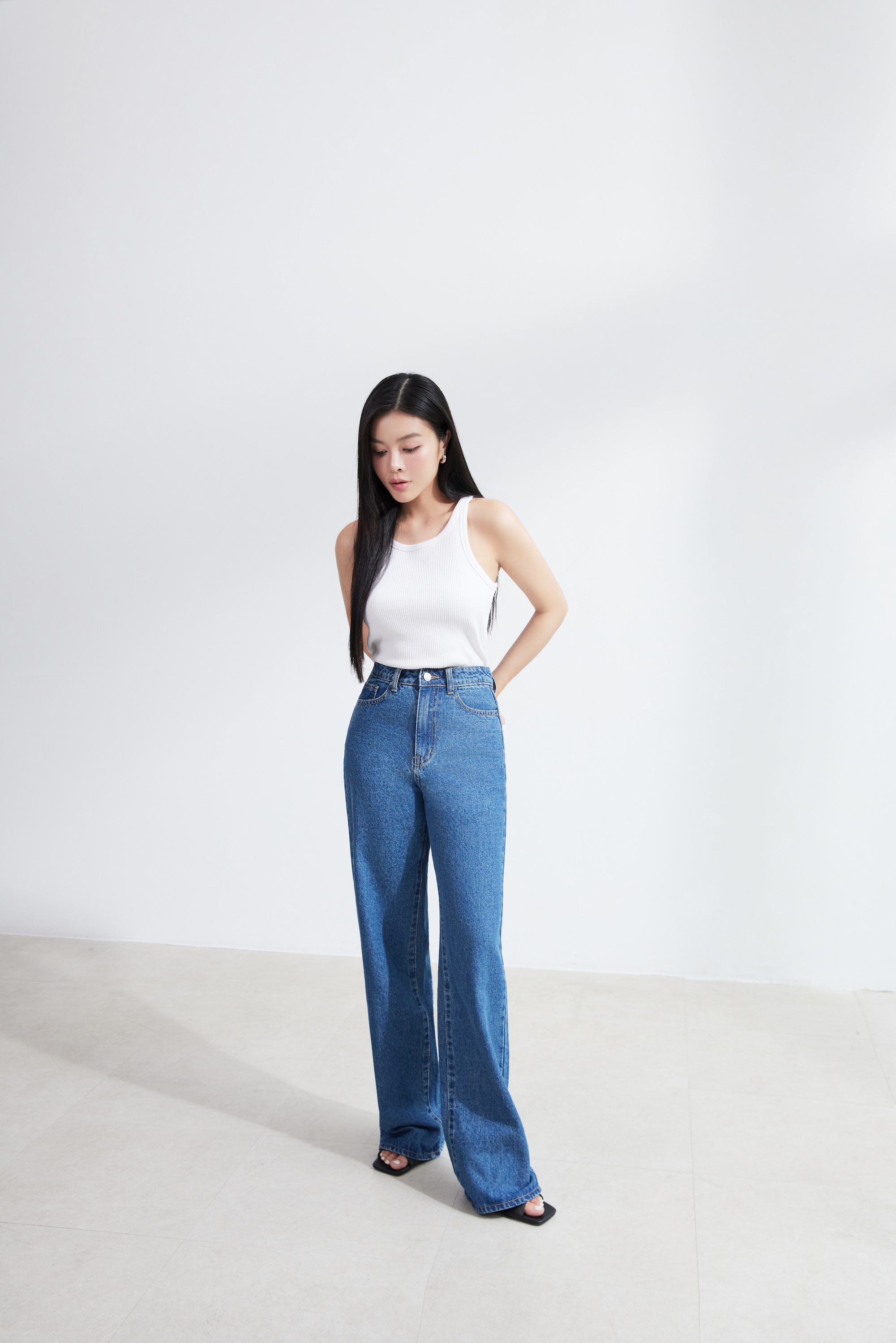 AOEM STUDIOS - THE LADY JEANS - QUẦN JEANS DÁNG DÀI "HACK CHÂN"