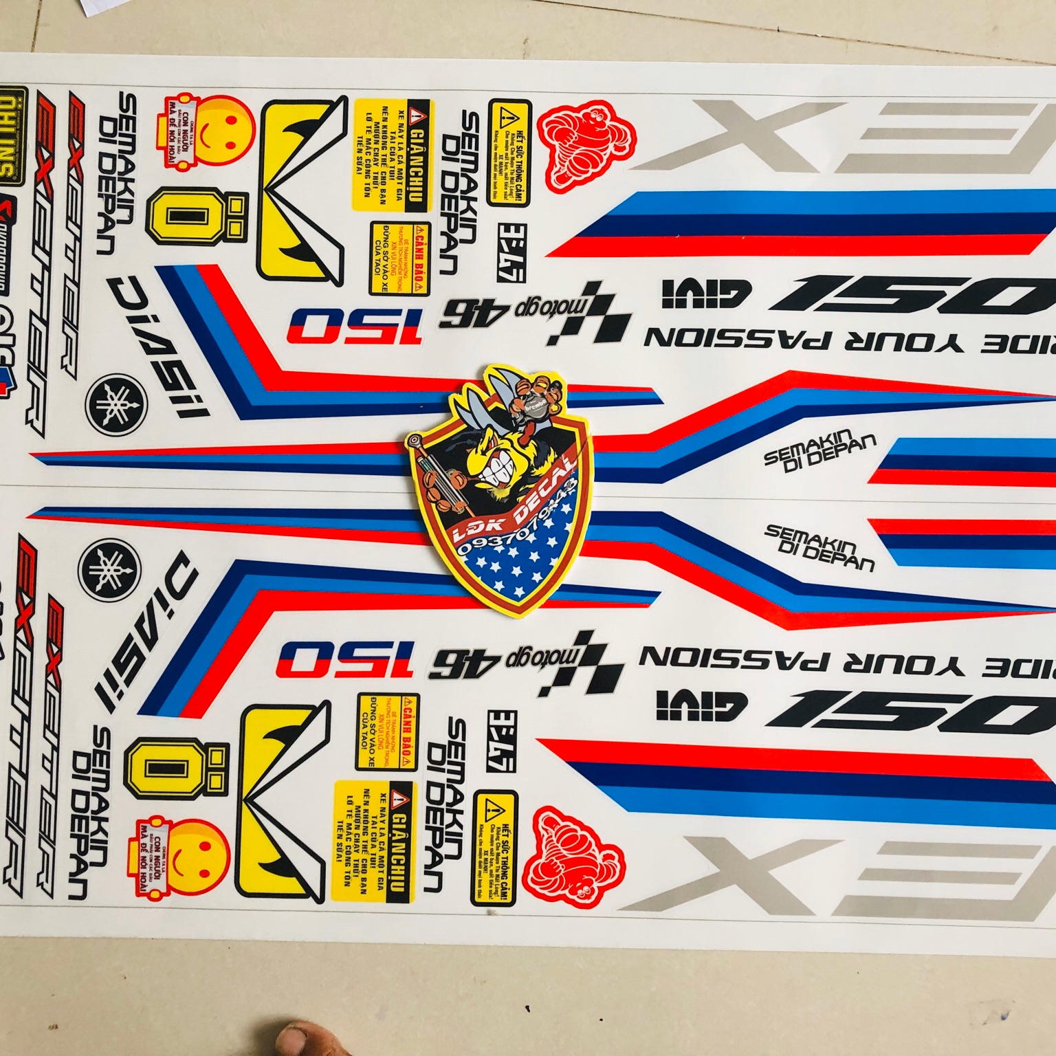 Tem rời ex 150 Bmw dán xe trắng