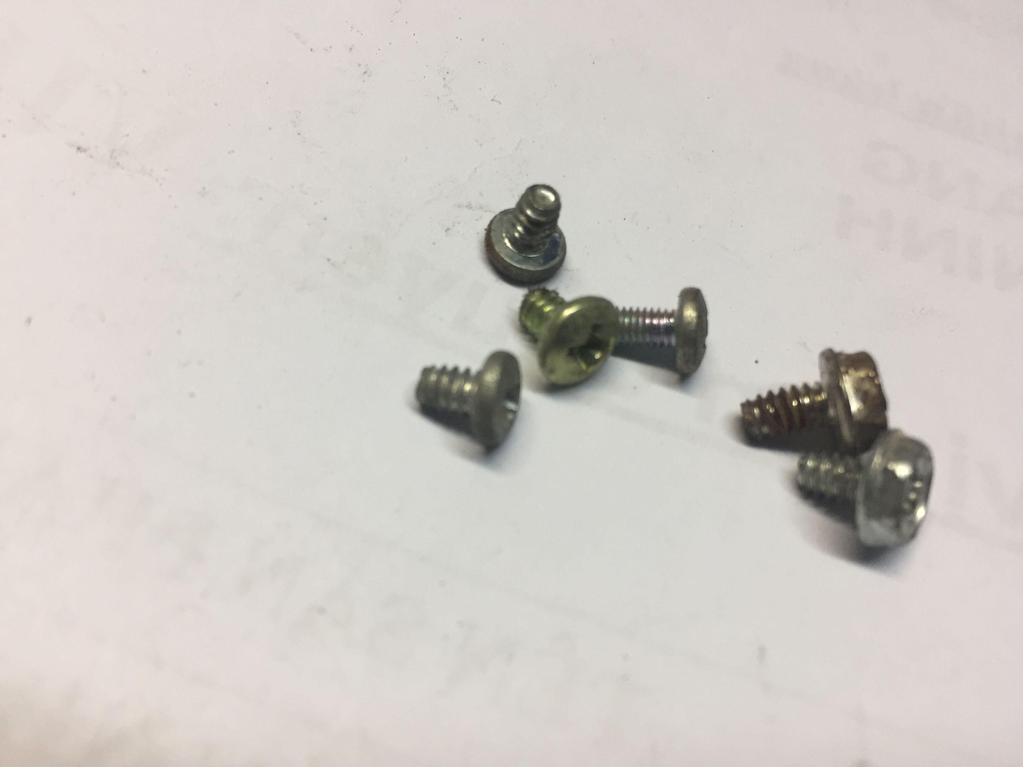 10 Ốc vít bắt ổ cứng và thùng case máy tính