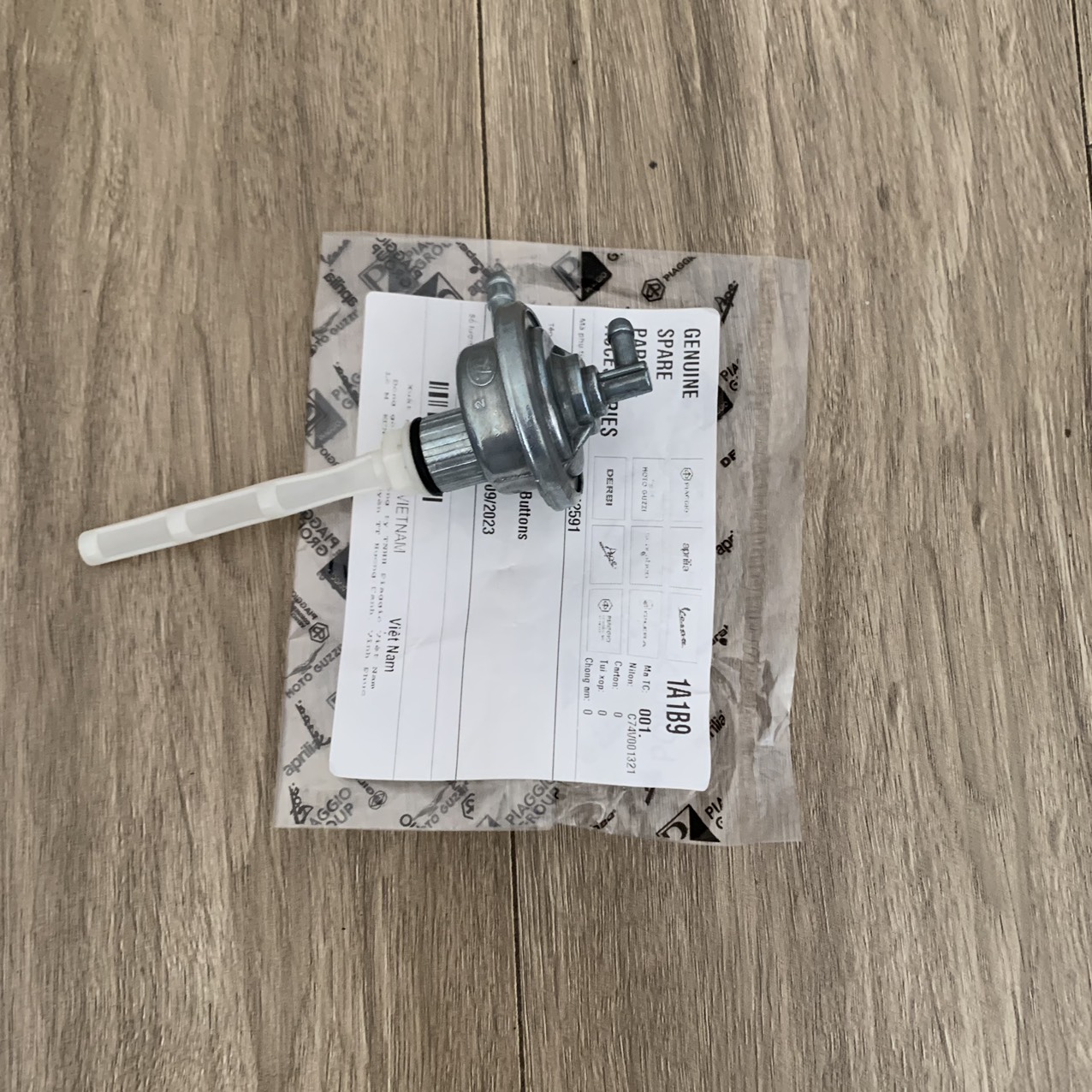 Khóa xăng Vespa , Liberty ,Zip , Hàng chuẩn, giá tốt